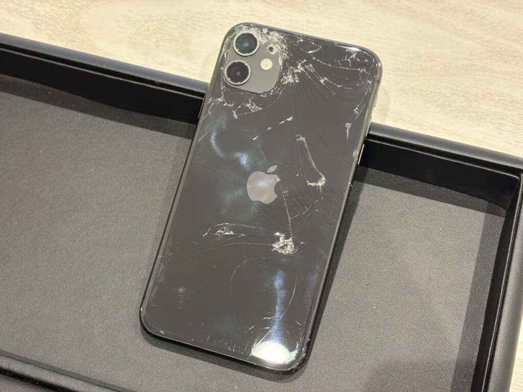 SIMロック解除(Softbank) iPhone11 64GB ブラック MWLT2J/A