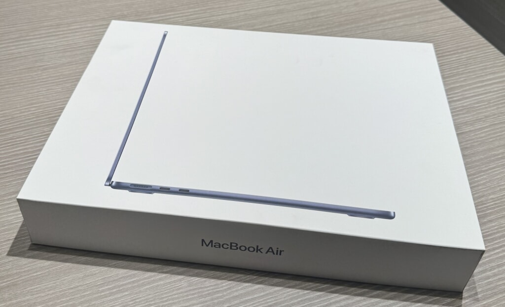 Macbook Air 13インチ M4 2025 メモリ16GB SSD256GB MW123J/A