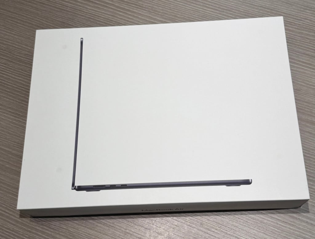Apple MacBook Air 15インチ M2 2023 16GB 512GB A2941