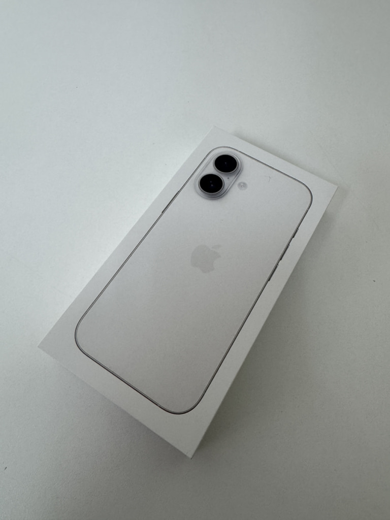 SIMロック解除(au) iPhone17 256GB ホワイト MG684J/A