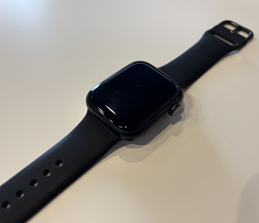 Apple Watch Series8 GPS+Cellularモデル 45mm ミッドナイトスポーツバンド MNK43J/A