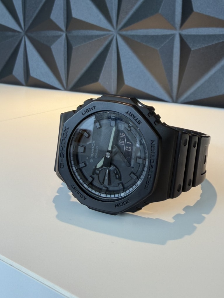 カシオ G-SHOCK GA2100