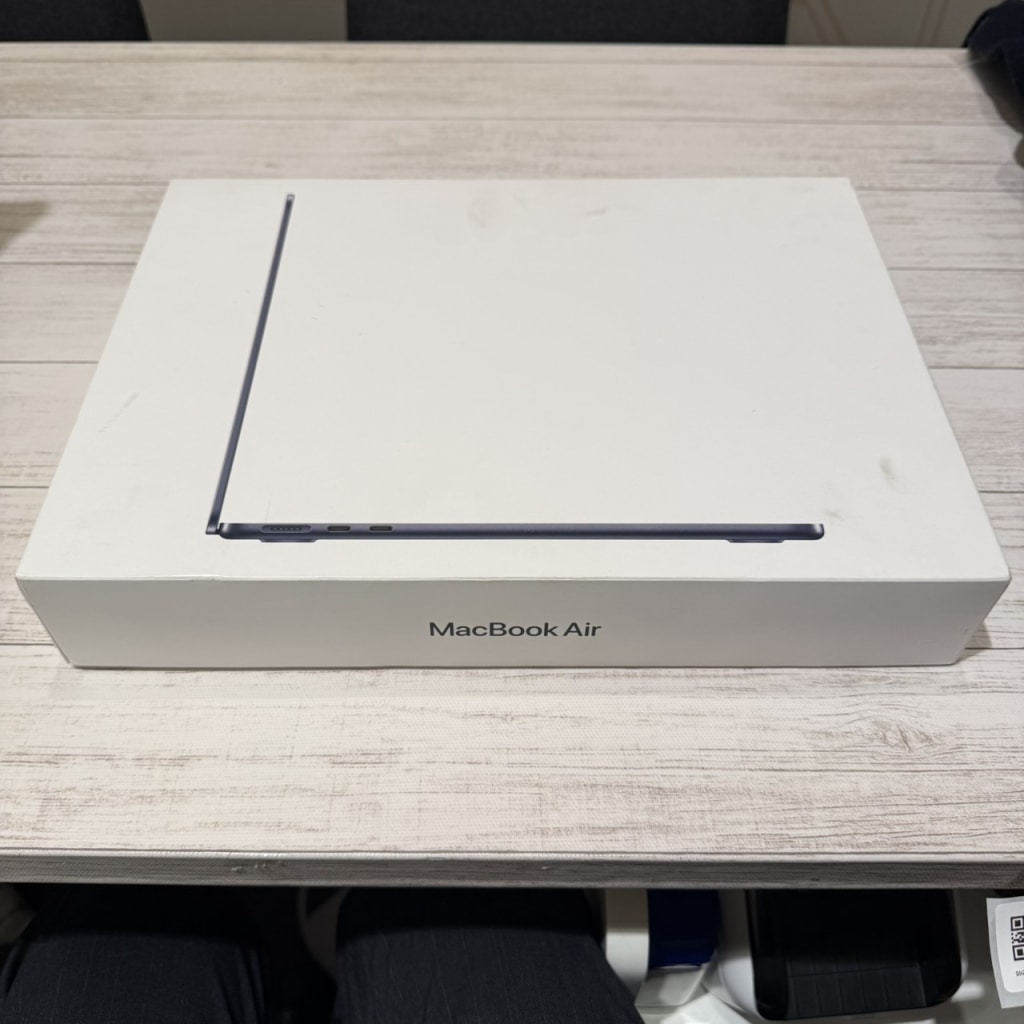 Apple MacBook Air 2024 M3 13インチ メモリ16GB SSD512GB MXCR3J/A