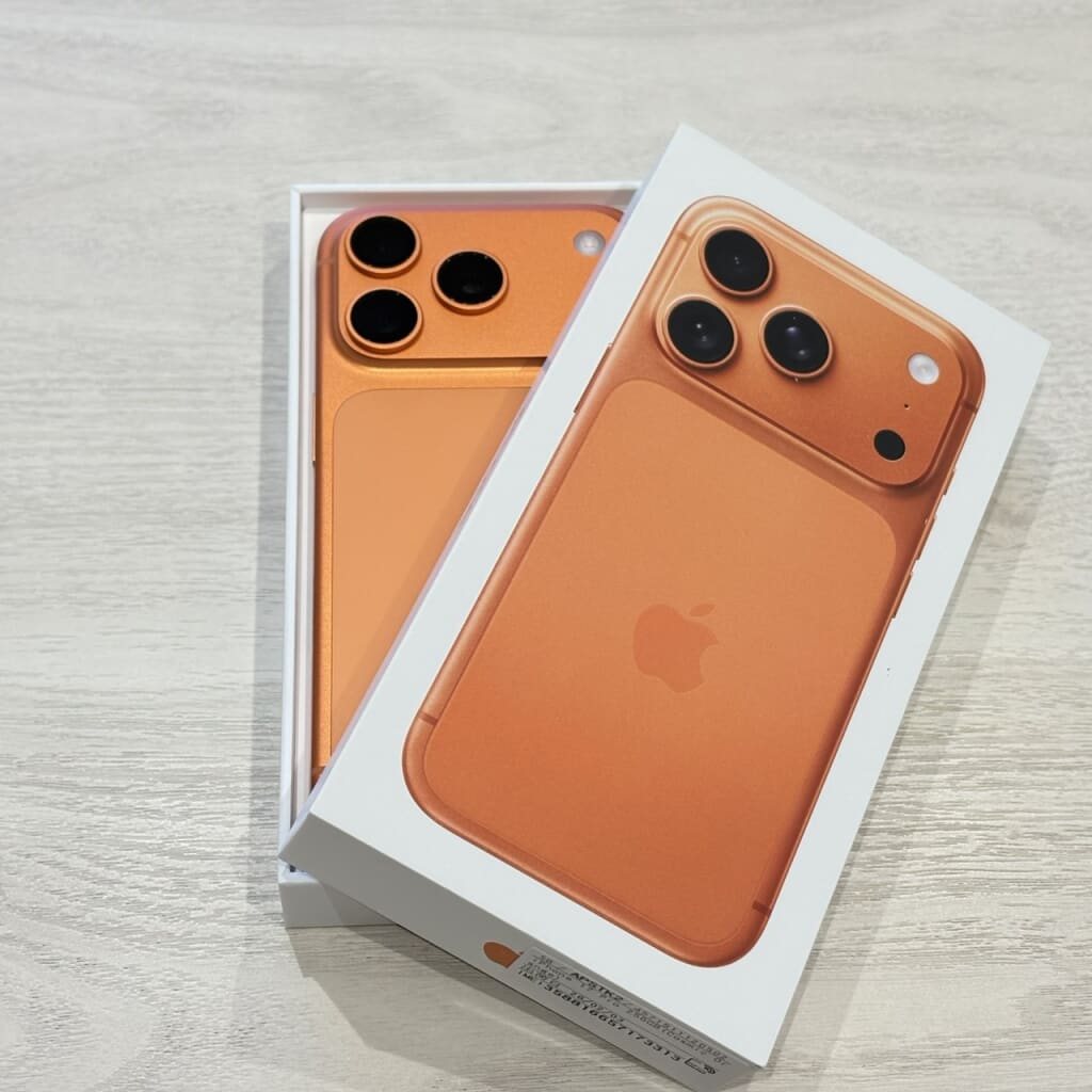 SIMロック解除(au) iPhone17 Pro 256GB コズミックオレンジ MG864J/A
