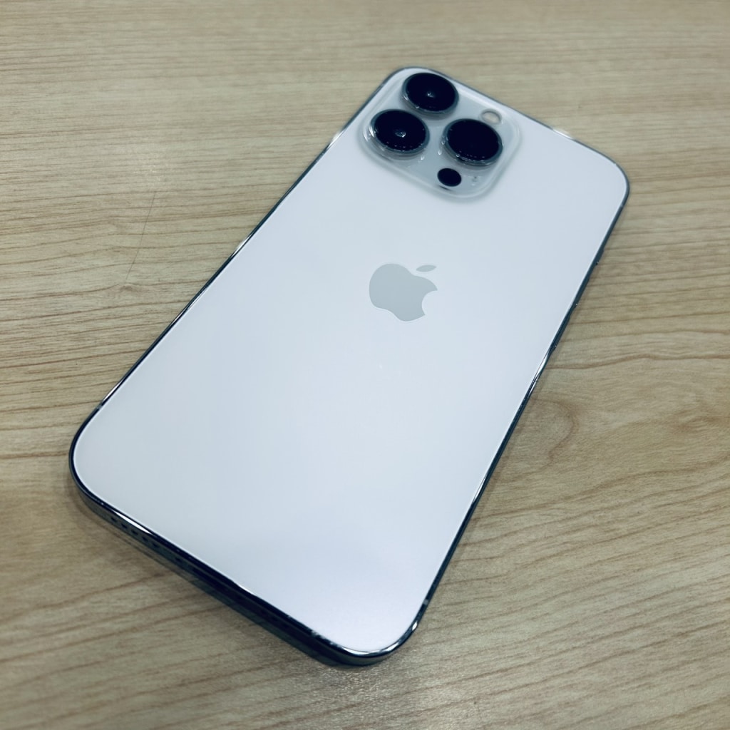 SIMロック解除(docomo) iPhone13Pro 512GB シルバー MLUW3J/A