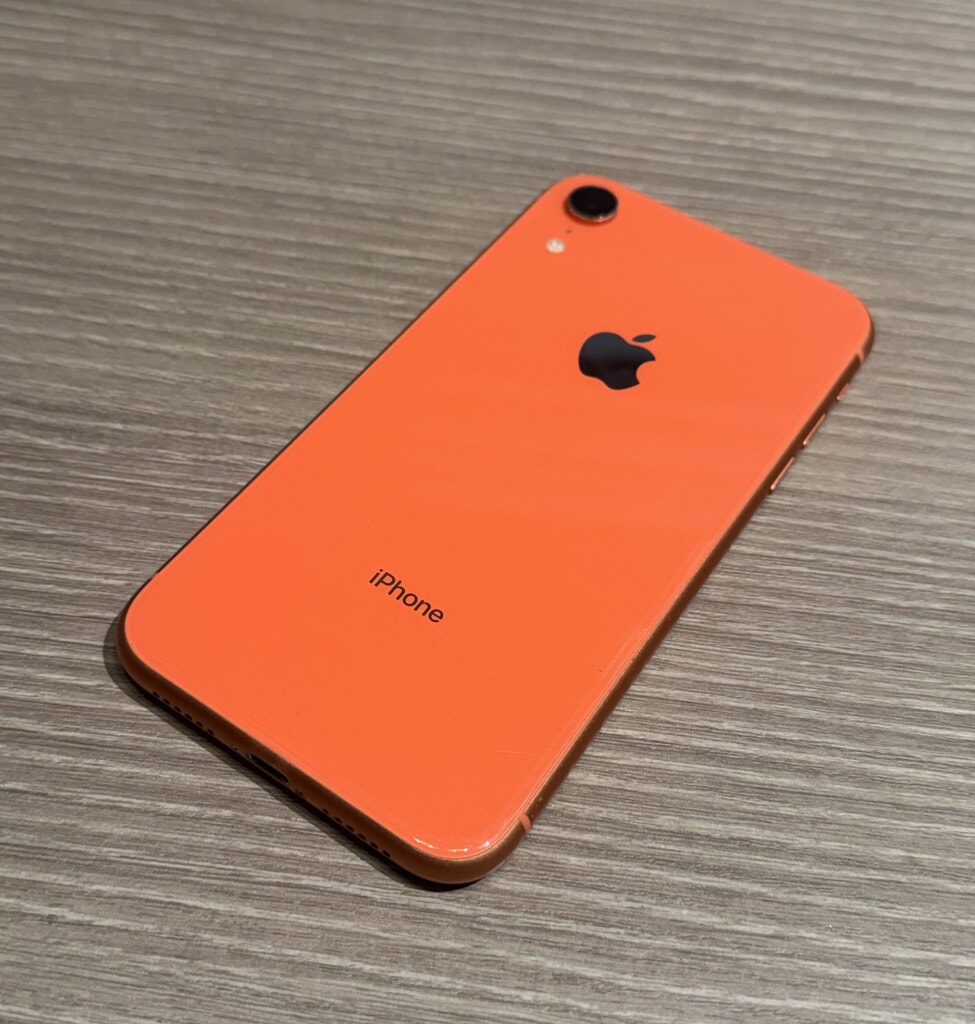au（SIMロック解除済み）  iPhoneXR 128GB コーラル MT0T2J/A