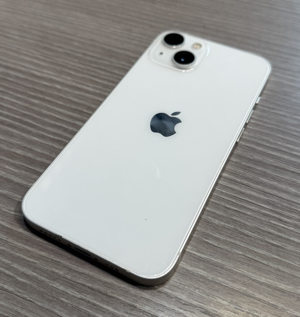 SIMロック解除(au)iPhone13 256GB スターライト MLNJ3J/A