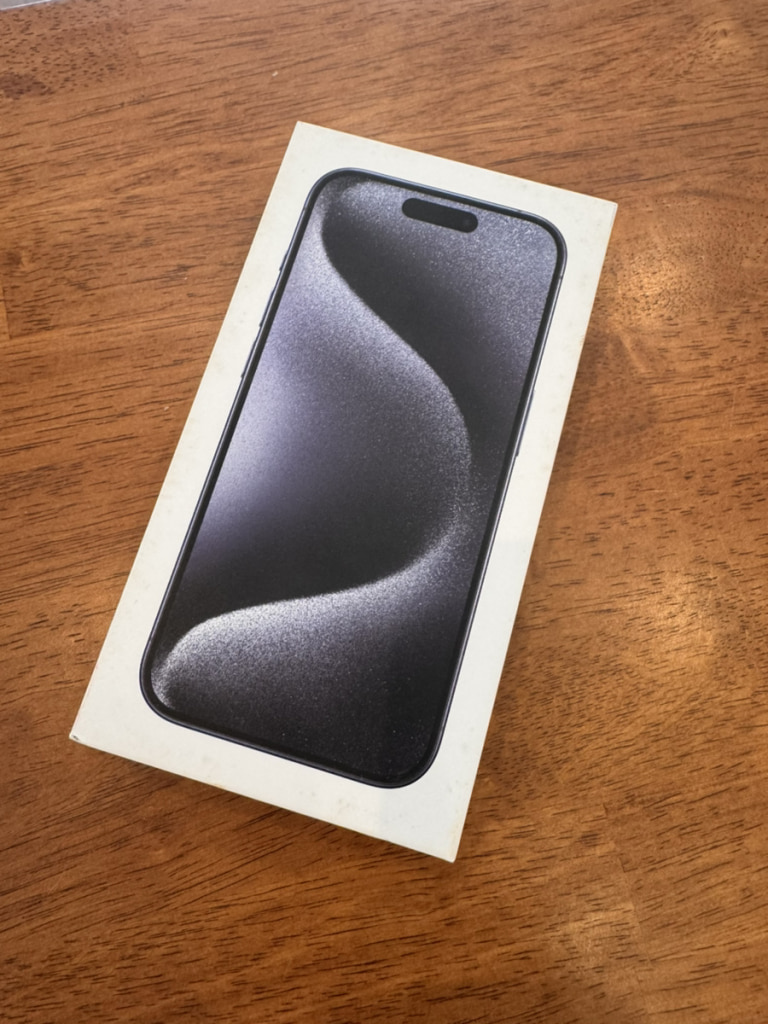 Apple iPhone15 Pro 256GB ブルーチタニウム MTUG3J/A