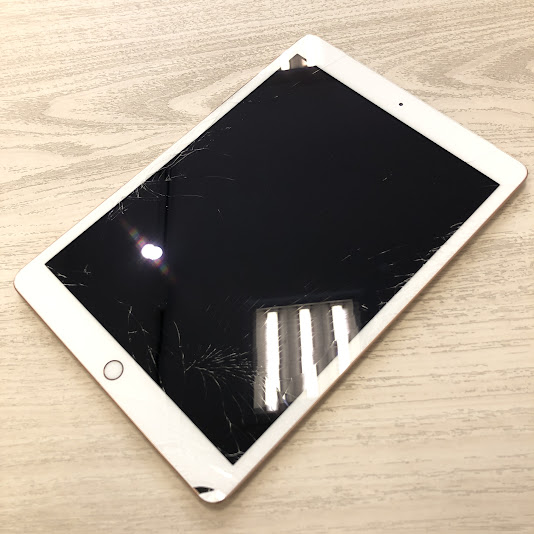 docomo iPad 第7世代 32GB ゴールド MW6D2J/A