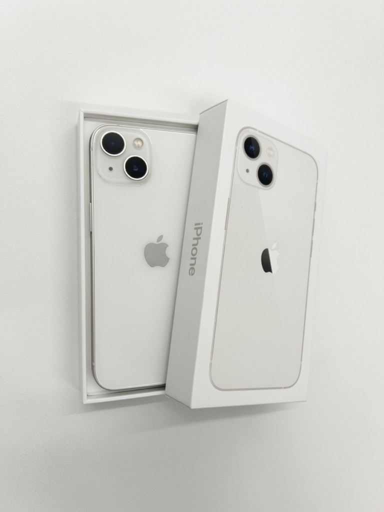 国内版SIMフリー iPhone13 256GB スターライト MLNJ3J/A