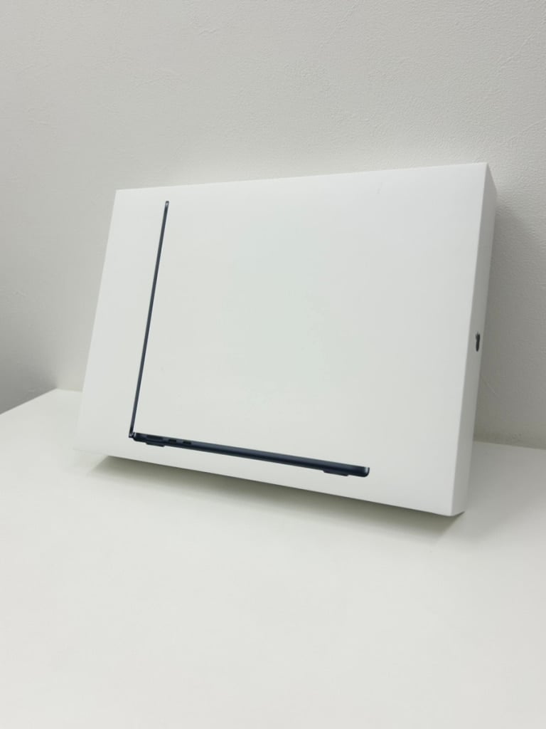 Apple MacBook Air M2 13.6インチ 8GB 256GB ミッドナイト MLY33J/A