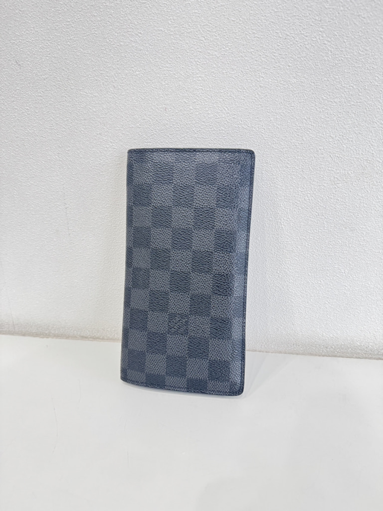 ルイヴィトン ポルトフォイユブラザ ダミエグラフィット N62665