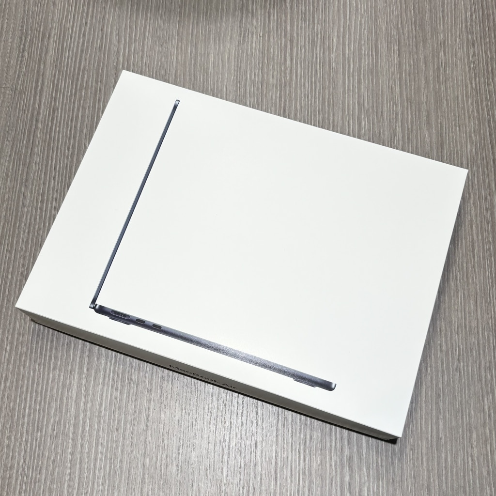 Macbook Air 2022 M2 13インチ 16GB 1TB ミッドナイト CTOモデル MN703J/A