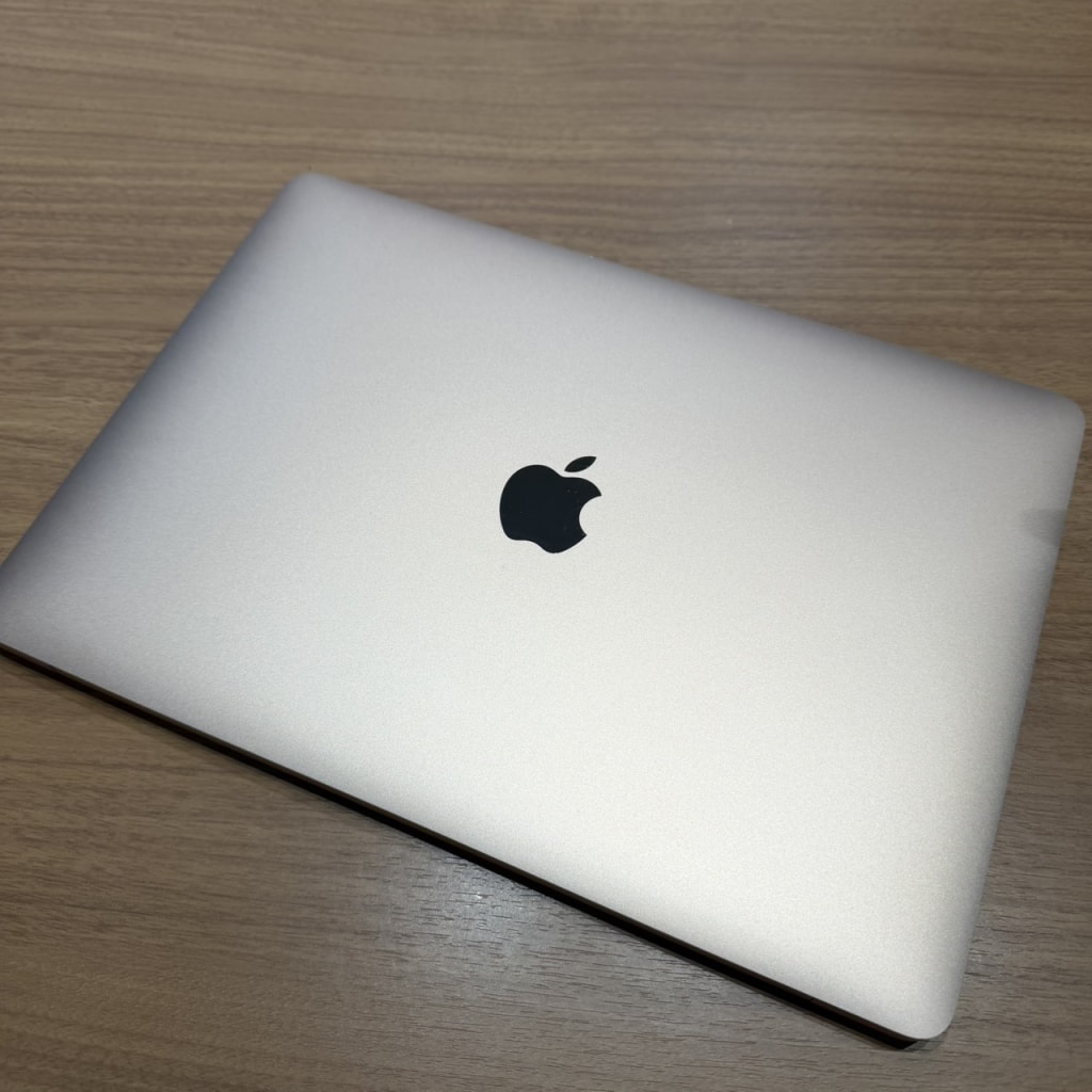 MacBook Air 2020 8GB/256gb corei3 13インチ A2179