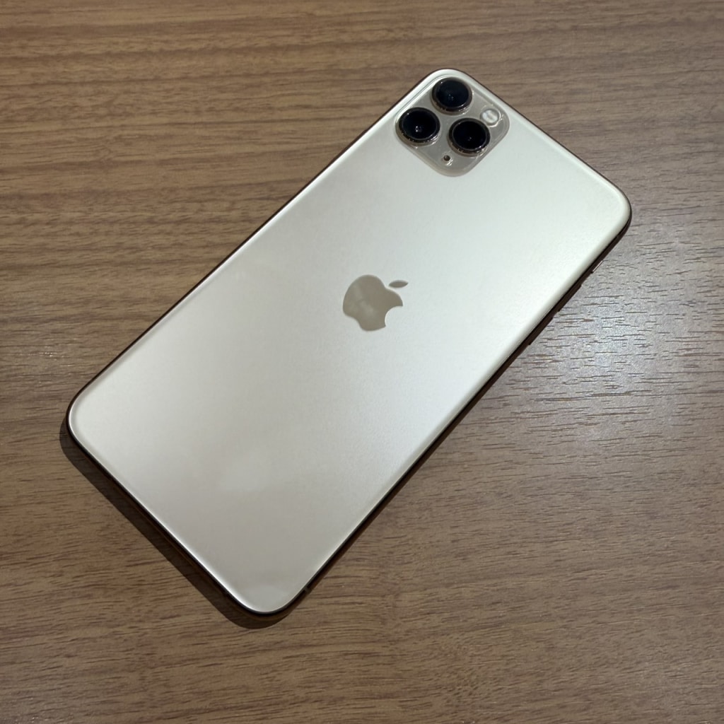 SIMロック解除(au) iPhone11ProMAX 256GB ゴールド MWHL2J/A