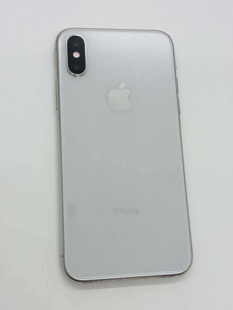 SIMロック解除(docomo) iPhoneXS 256GB シルバー NTE12J/A