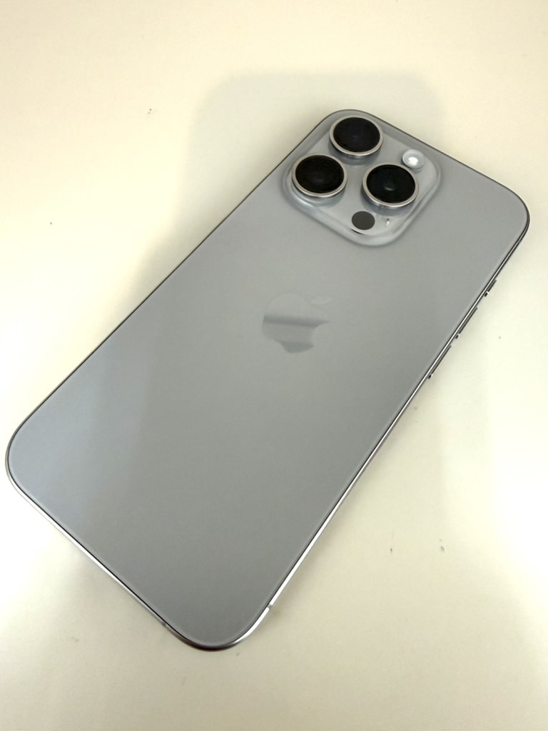 iPhone15 Pro 256GB ナチュラルチタニウム MTUF3J/A