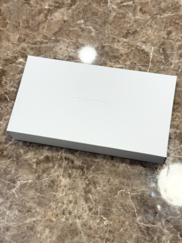 Apple Watch Ultra 2 GPS + Cellular チタニウム 49mm MREG3J/A