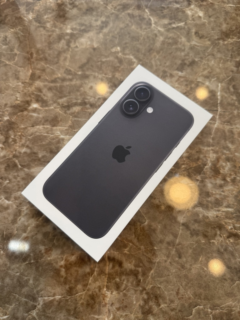 Apple iPhone16 128GB ブラック MYDQ3J/A
