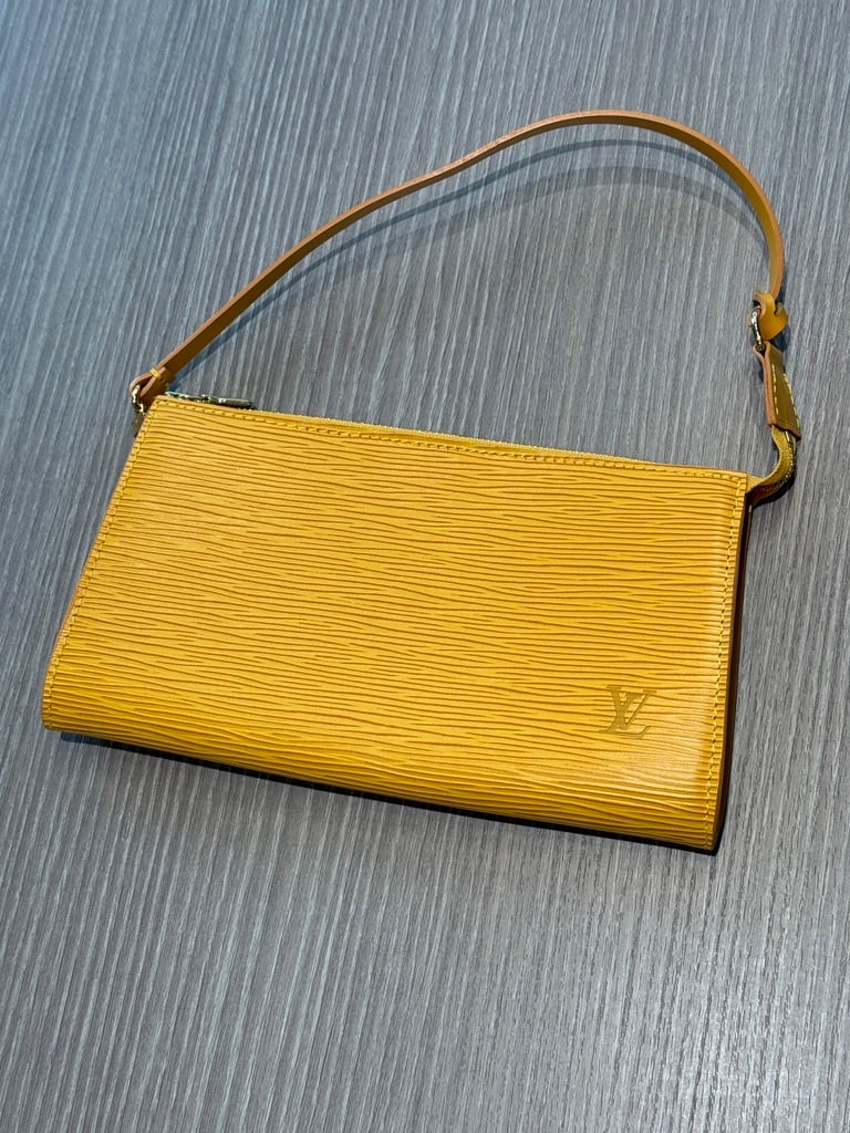 ルイ ヴィトン エピ ポシェット アクセソワール M52959