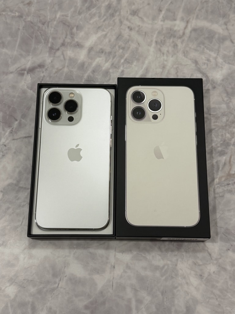 SIMロック解除(docomo) iPhone13Pro 256GB シルバー MLUP3J/A