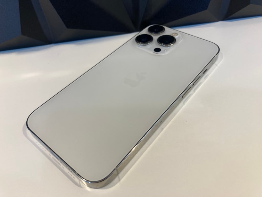 SIMロック解除(au)iPhone13Pro 128GB シルバー MLUF3J/A