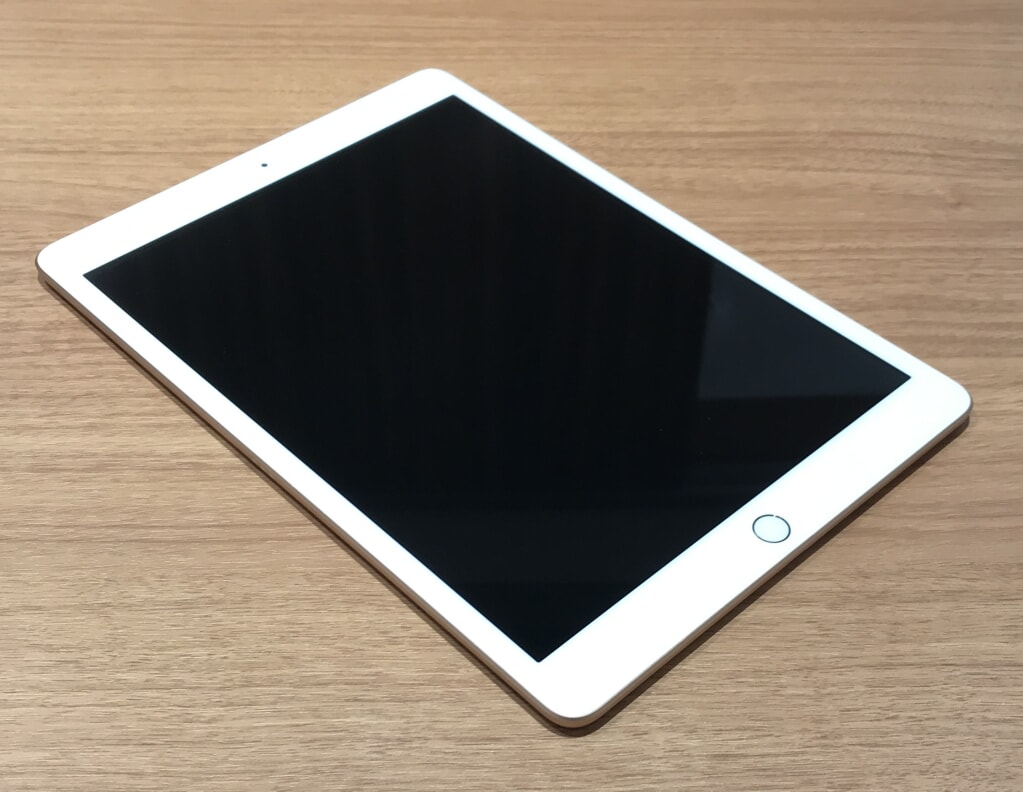 Apple iPad 第5世代 MP2G2J/A Wi-Fiモデル 32GB シルバー iPadWi