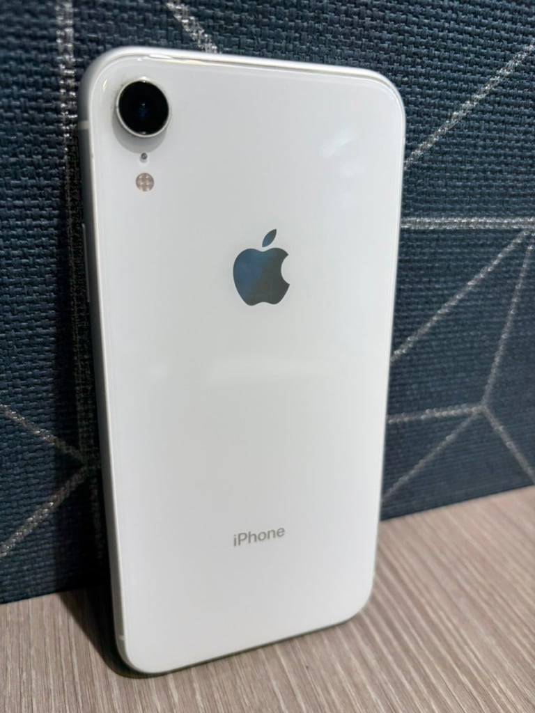 Apple iPhoneXR 64GB ホワイト MT032J/A