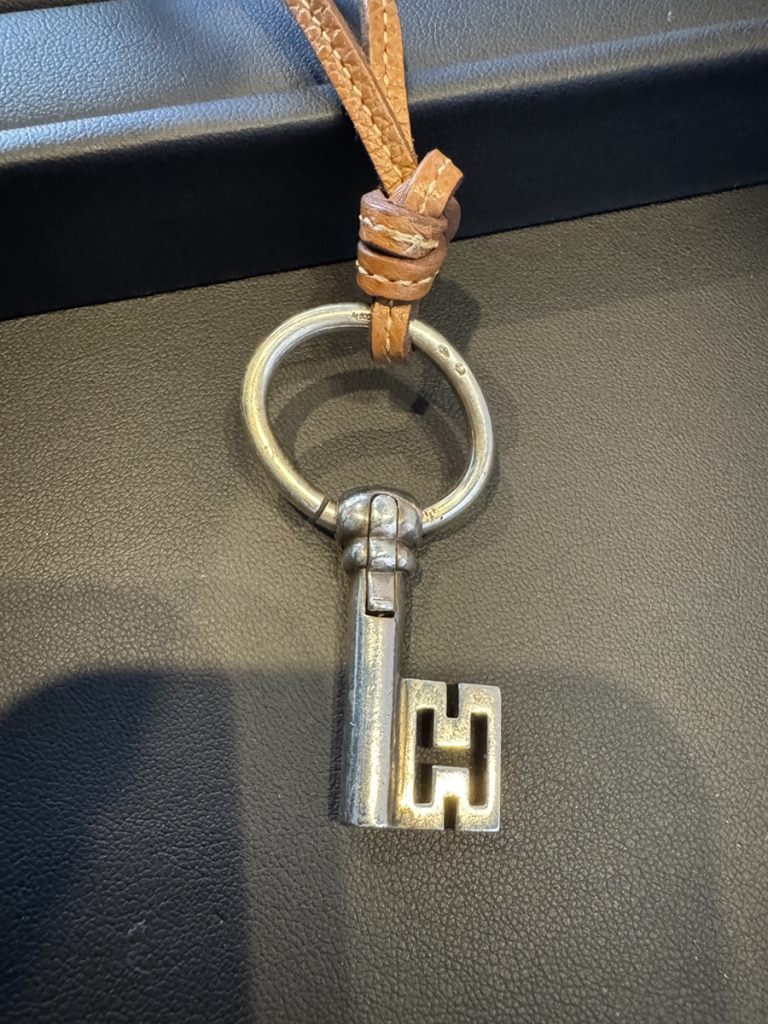エルメス ペンダントトップ Hキュリオジテ