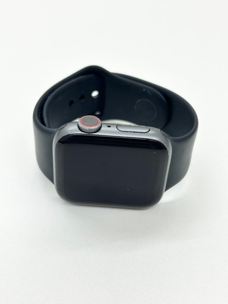 AppleWatch Series4 40mm GPS +cellularモデルMTVD2J/A