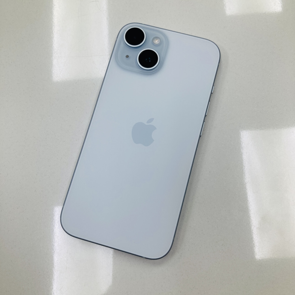 SIMロック解除(au) iPhone15 256GB ブルー NTMR3J/A