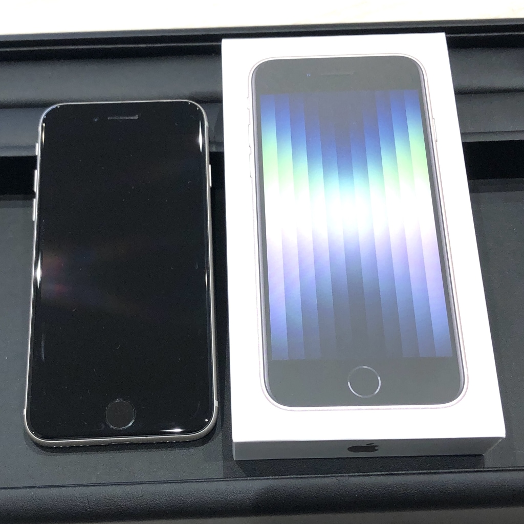 SIMロック解除(au)	iPhoneSE3 64GB スターライト MMYD3J/A