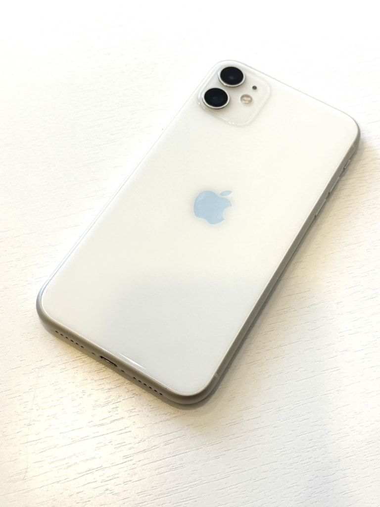iPhone11 128GB ホワイト MWM22J/A