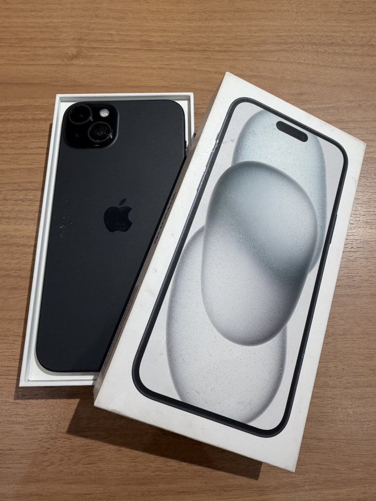 SIMロック解除(Softbank) iPhone15 Plus 256GB ブラック MU0F3J/A