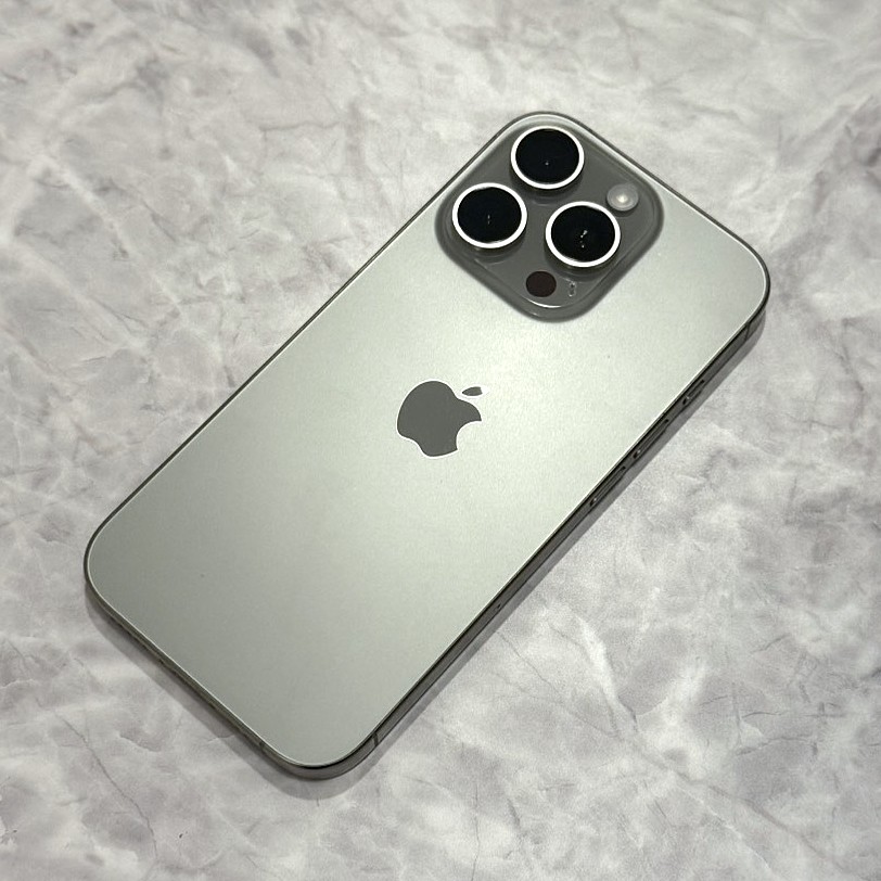 SIMロック解除(au) iPhone16Pro 128GB ナチュラルチタニウム MYMY3J/A