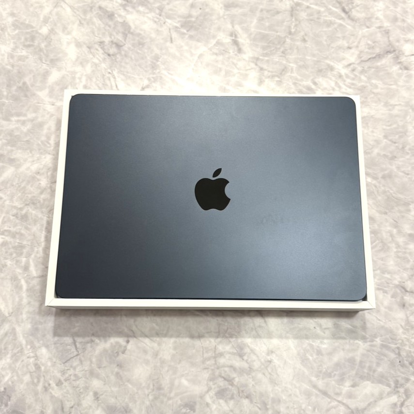 MacBook Air 2024 M3  16GB 256GB MC8K4J/A