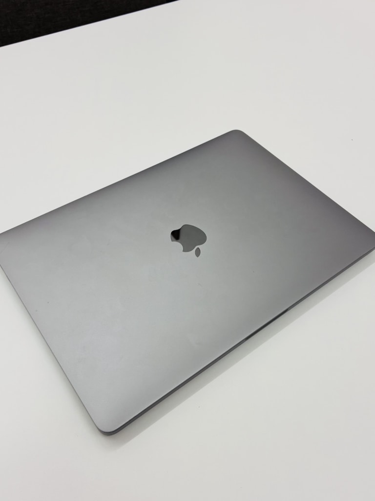 Apple Macbook Pro 2020 13インチ Corei5 16GB 512GB A2251