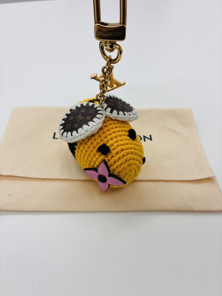 ルイヴィトン バッグチャーム･ビー LV クロシェ M02585