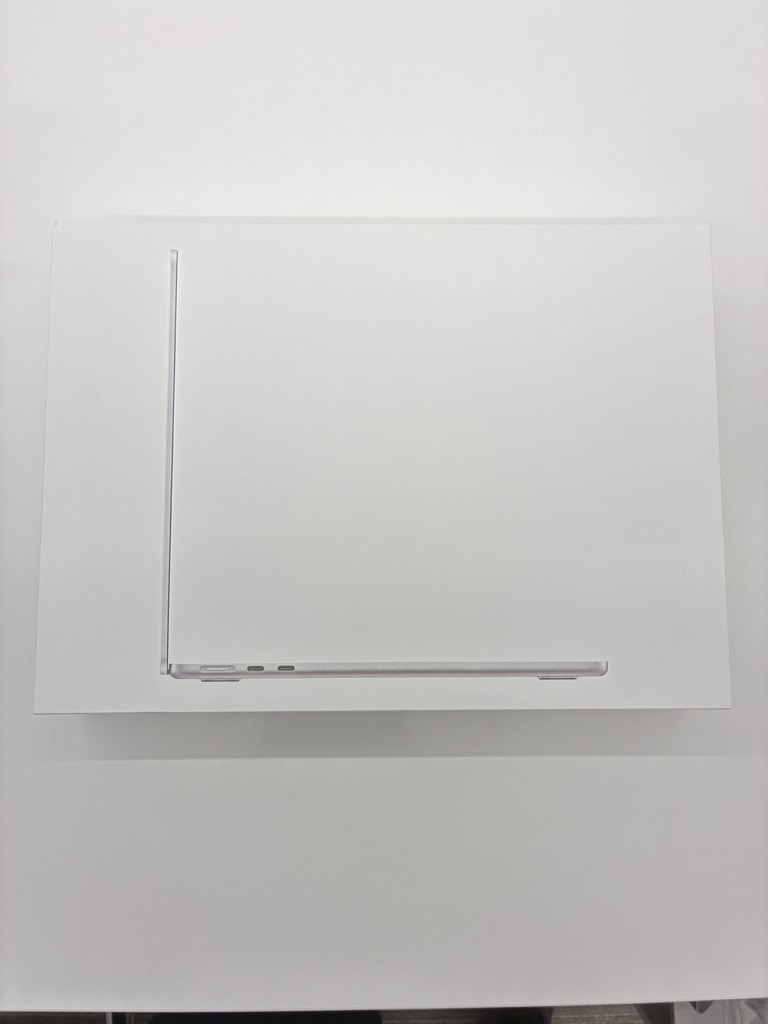 Macbook Air 13インチ M4 2025 メモリ16GB SSD256GB MW123J/A