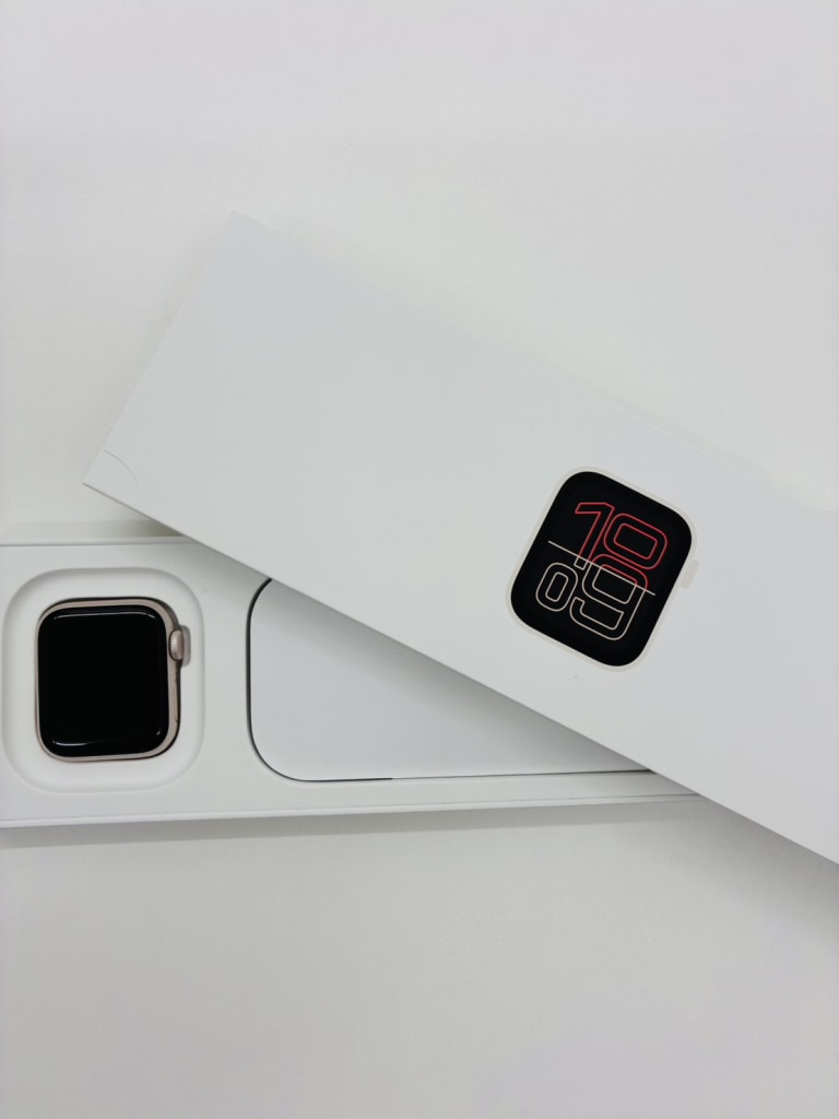 Apple Watch SE3 40mm GPS スターライト MEH34J/A