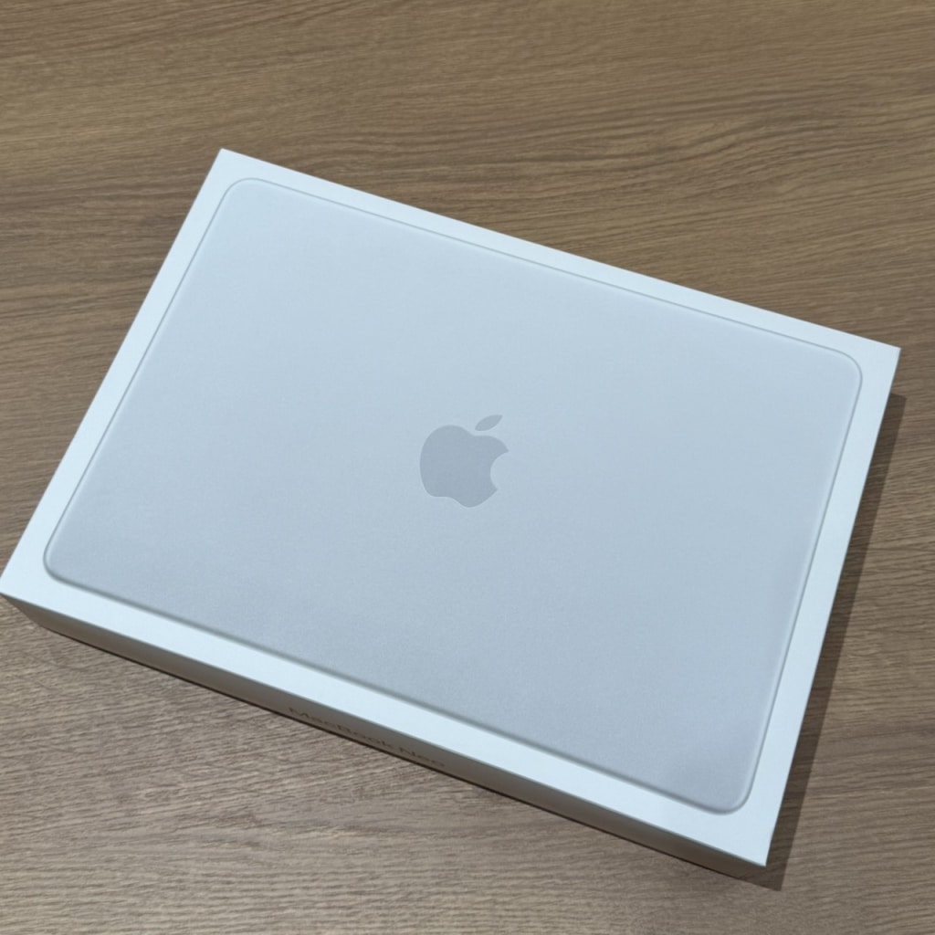 MacBook Neo 13インチ 8GB/256GB シルバー MHFA4J/A