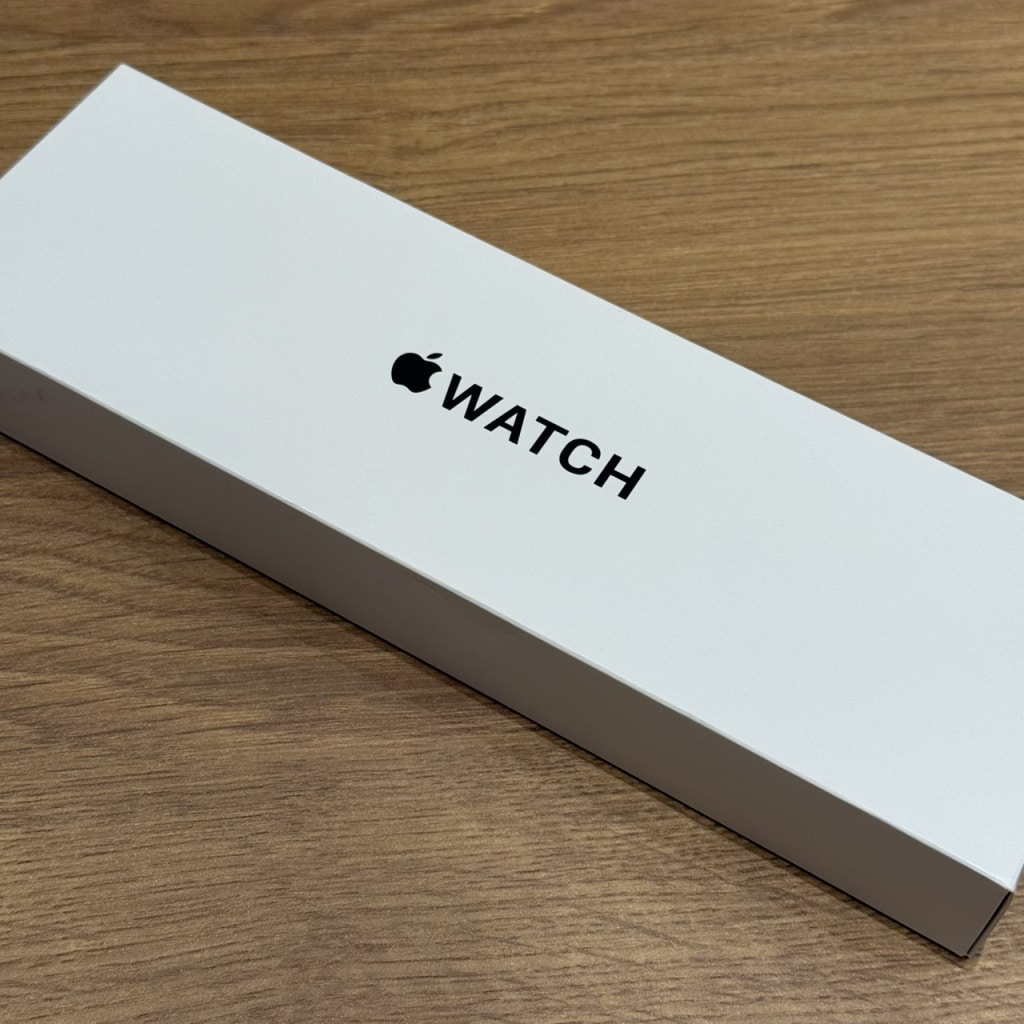 Apple Watch SE3 40mm GPS スターライト MEH34J/A