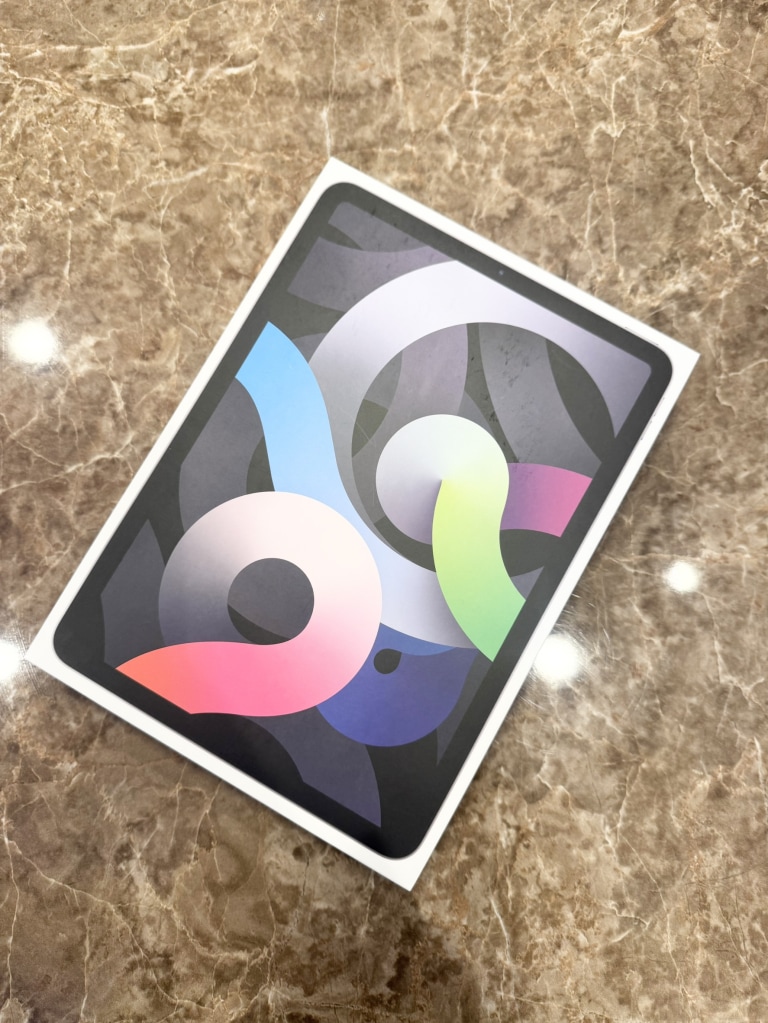 Apple iPad Air 第4世代 Wi-Fiモデル 64GB スペースグレイ MYFM2J/A