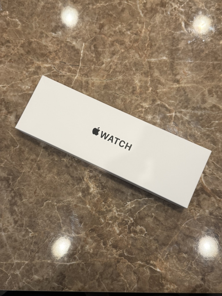 Apple Watch SE 第2世代 GPSモデル 44mm ミッドナイトアルミニウムケース MXEK3J/A