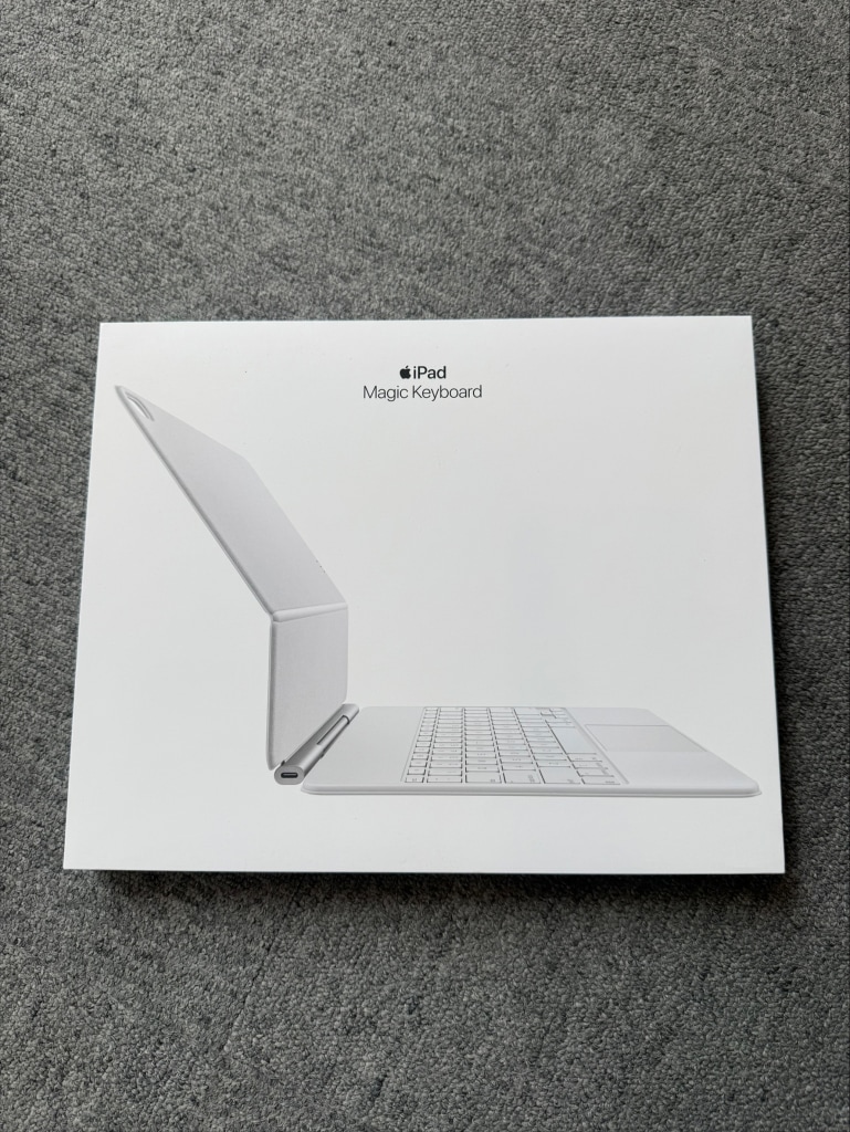 Apple 13インチiPad Air（M4）用Magic Keyboard MDFW4J/A