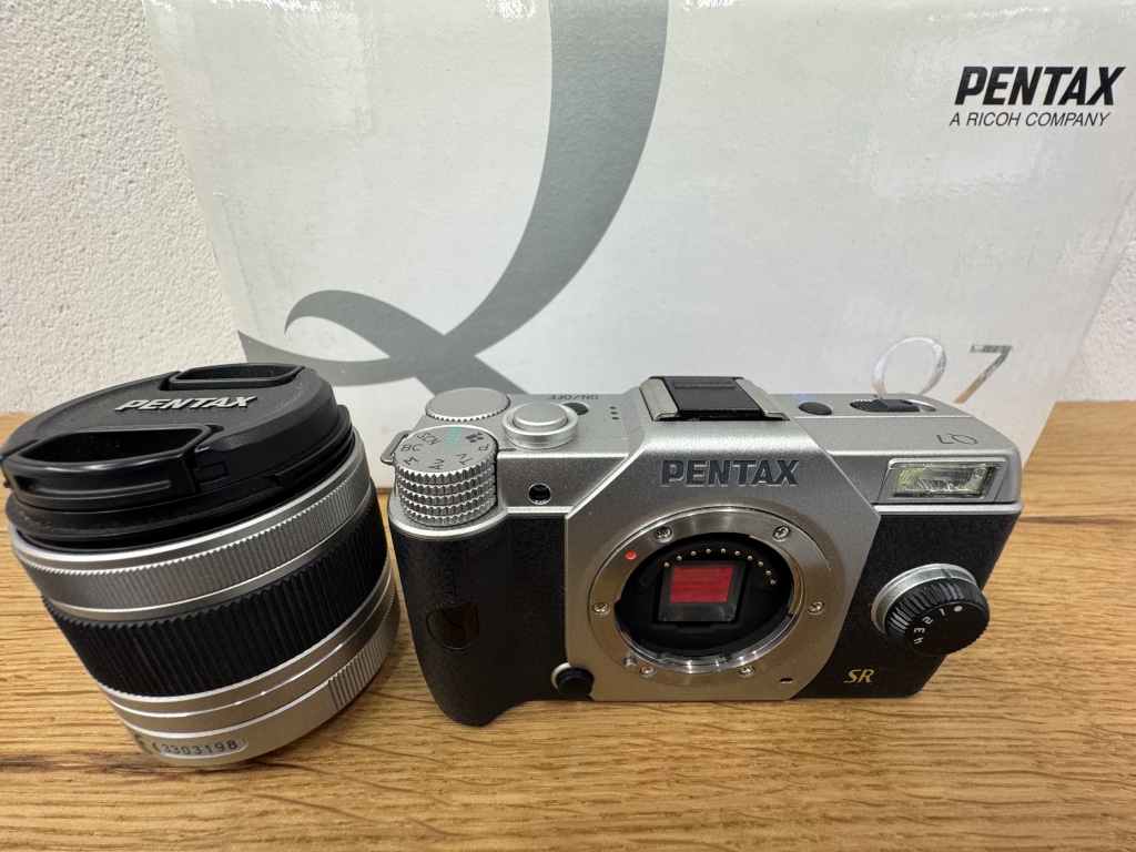 PENTAX ミラーレス一眼 Q7 ズームレンズキット