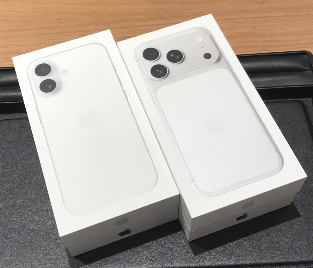 SIMロック解除(Softbank) iPhone17 256GB×2台 iPhone17 Pro 256GB×2台