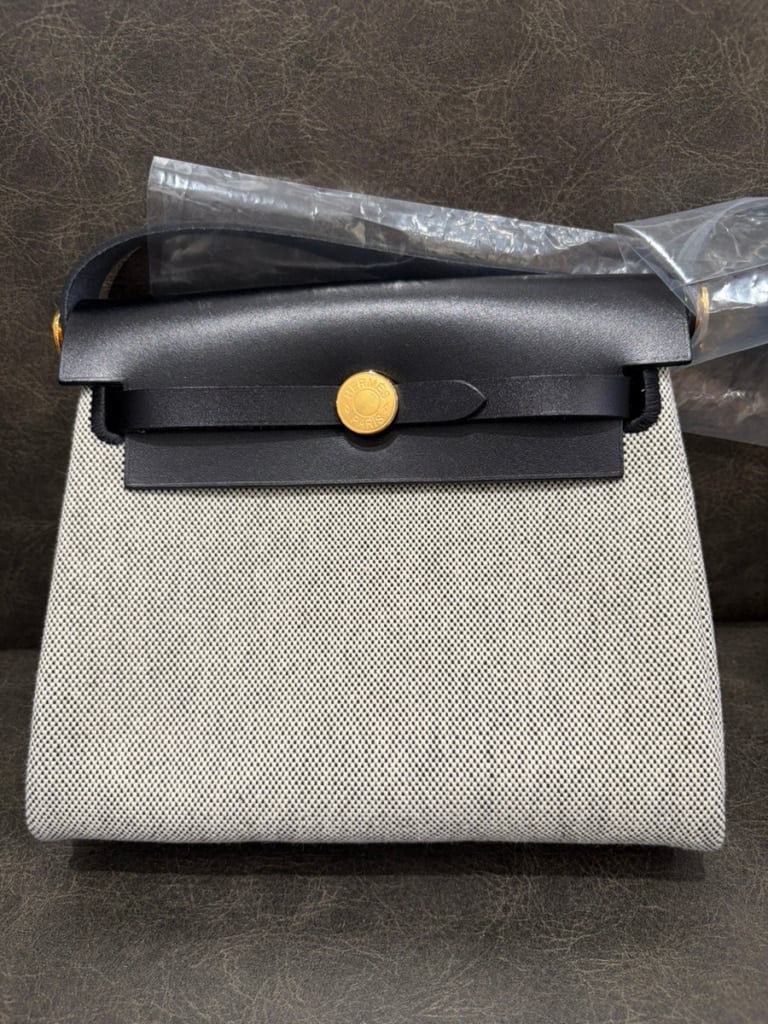 エルメス エールバッグジップ ミニ トワルアッシュxヴァッシュハンター