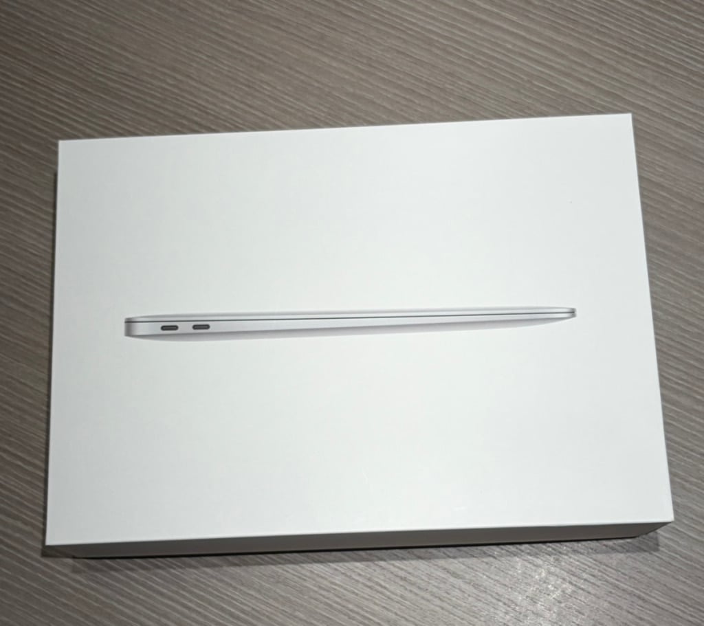 Apple MacBook Air 13インチ 512GB MGNA3J/A シルバー 2020年モデル