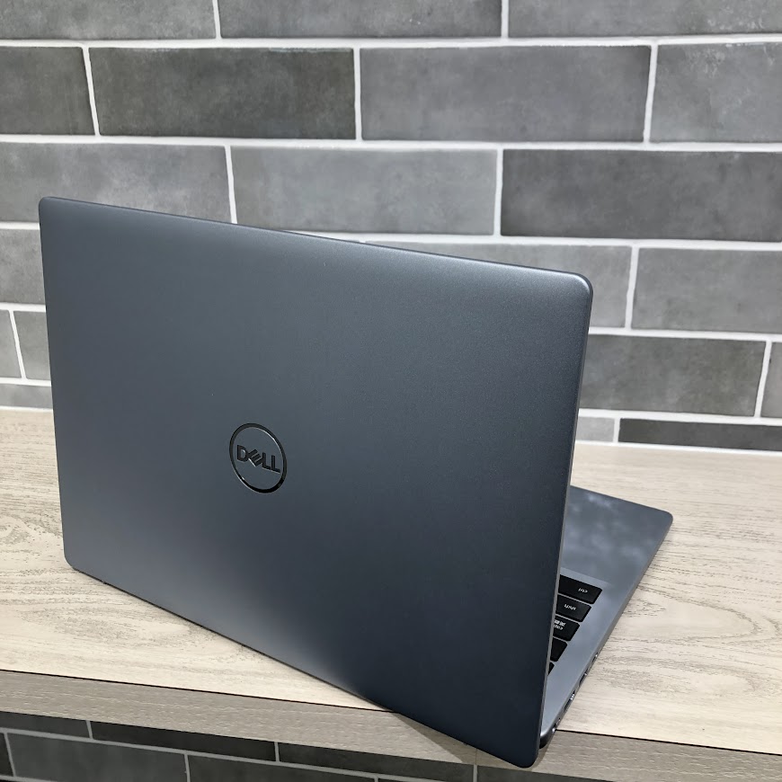 DELL  Inspiron 14 5440 P185G002 Core i3 8GB ノートパソコン